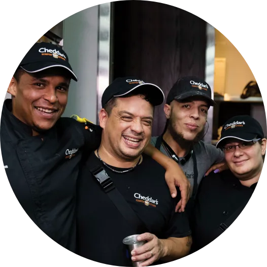 Cheddar's Scratch Kitchen team members