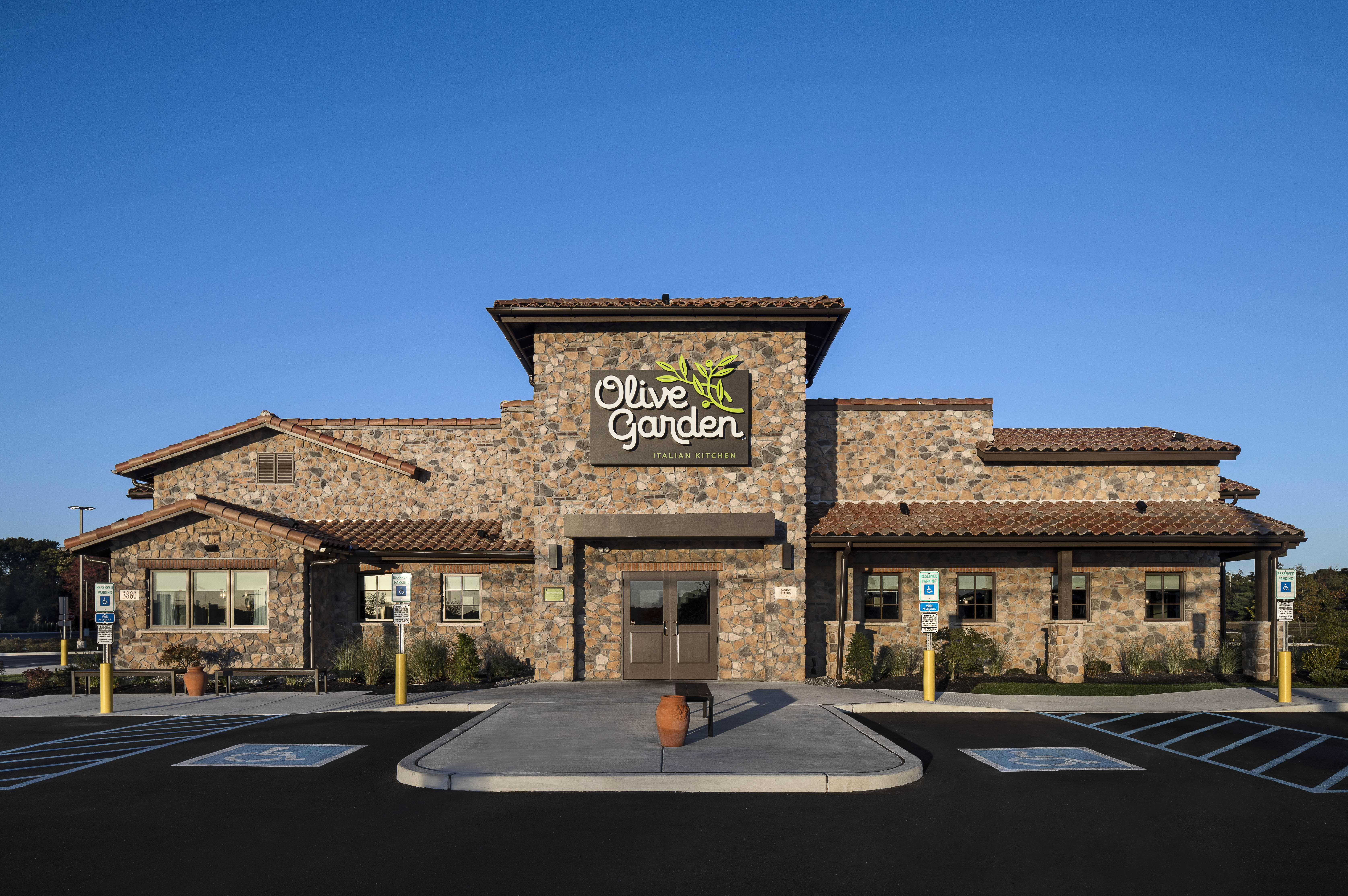 Olive Garden Exterior